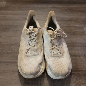 USED well loved Hokas